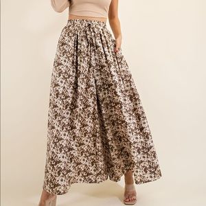 Wide leg pants